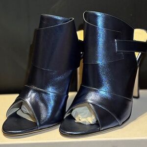 Chris Donovan High Heel